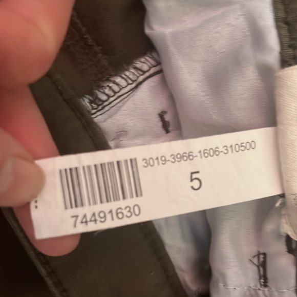 Bermuda shorts - Picture 6 of 6